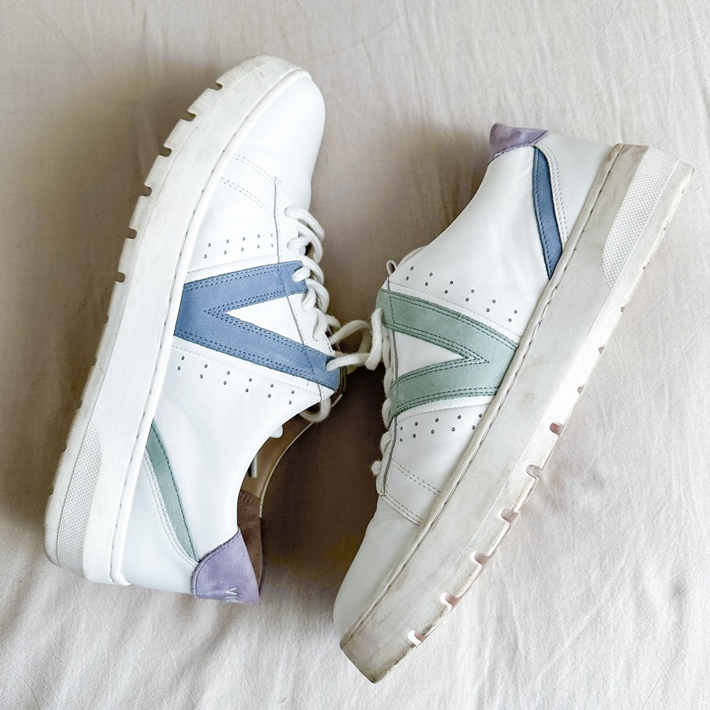 Vionic Sneakers